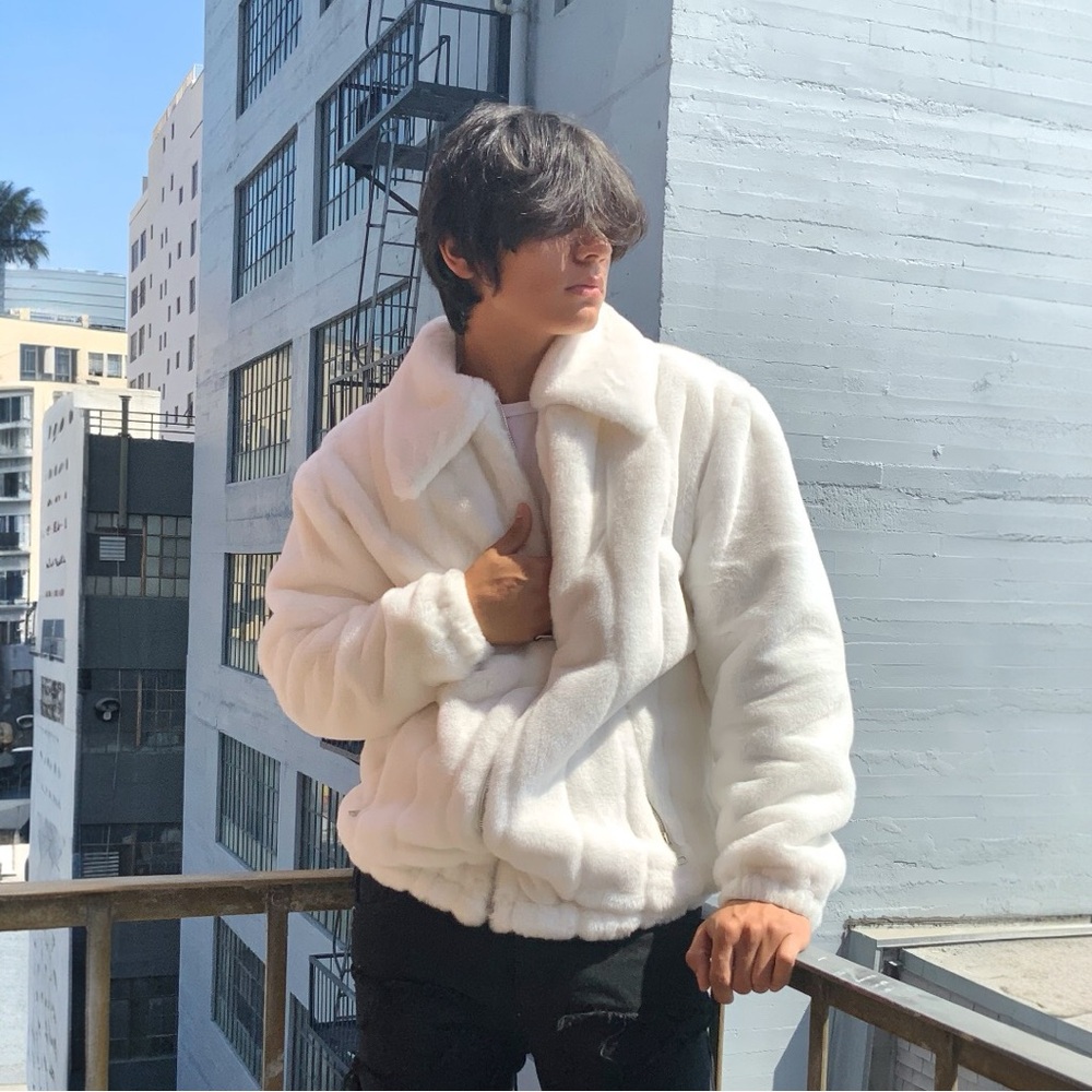 Men's Manzini White Faux Fur Fuzzy Coat NWT